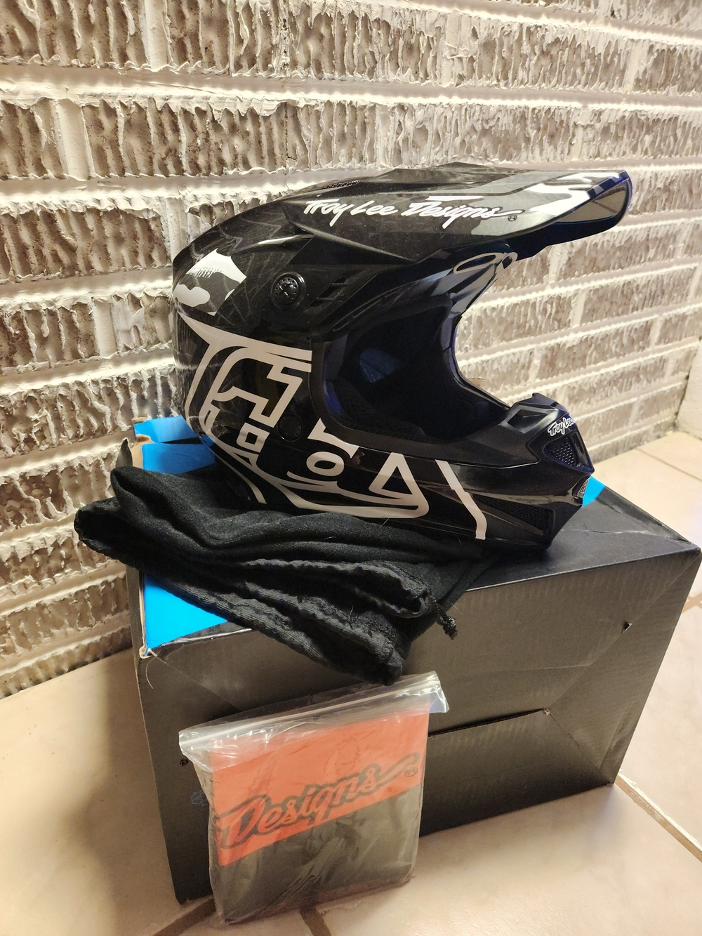 Troy Lee Designs Youth Medium Helmet in Black & Camo